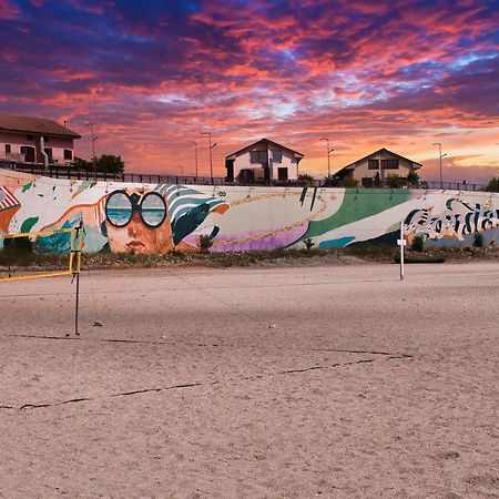 Sunrise By The Sea Apartment Констанца Екстериор снимка