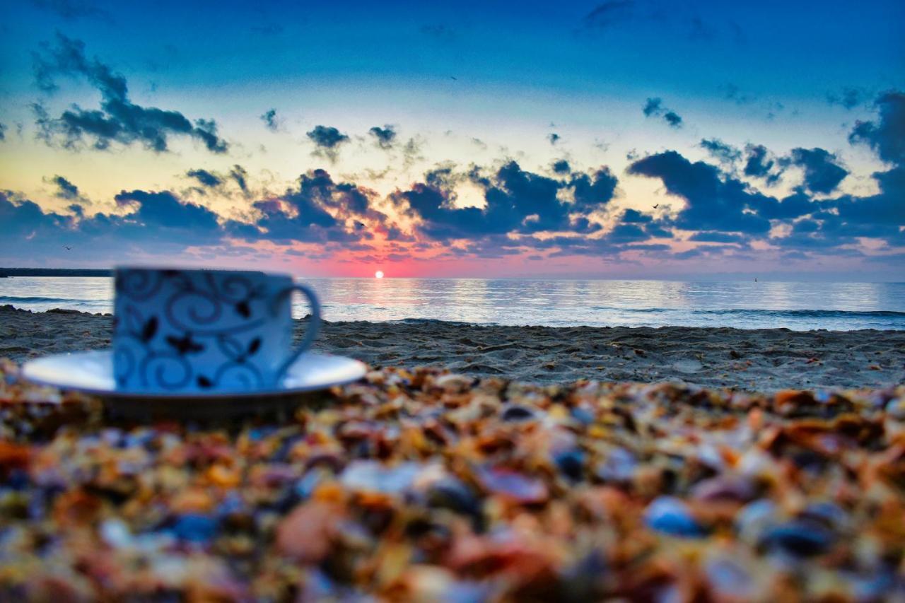 Sunrise By The Sea Apartment Констанца Екстериор снимка